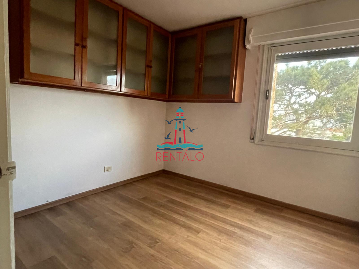 Apartamento ID.596 - Apartamento anual de 2 dormitorios Punta del este 