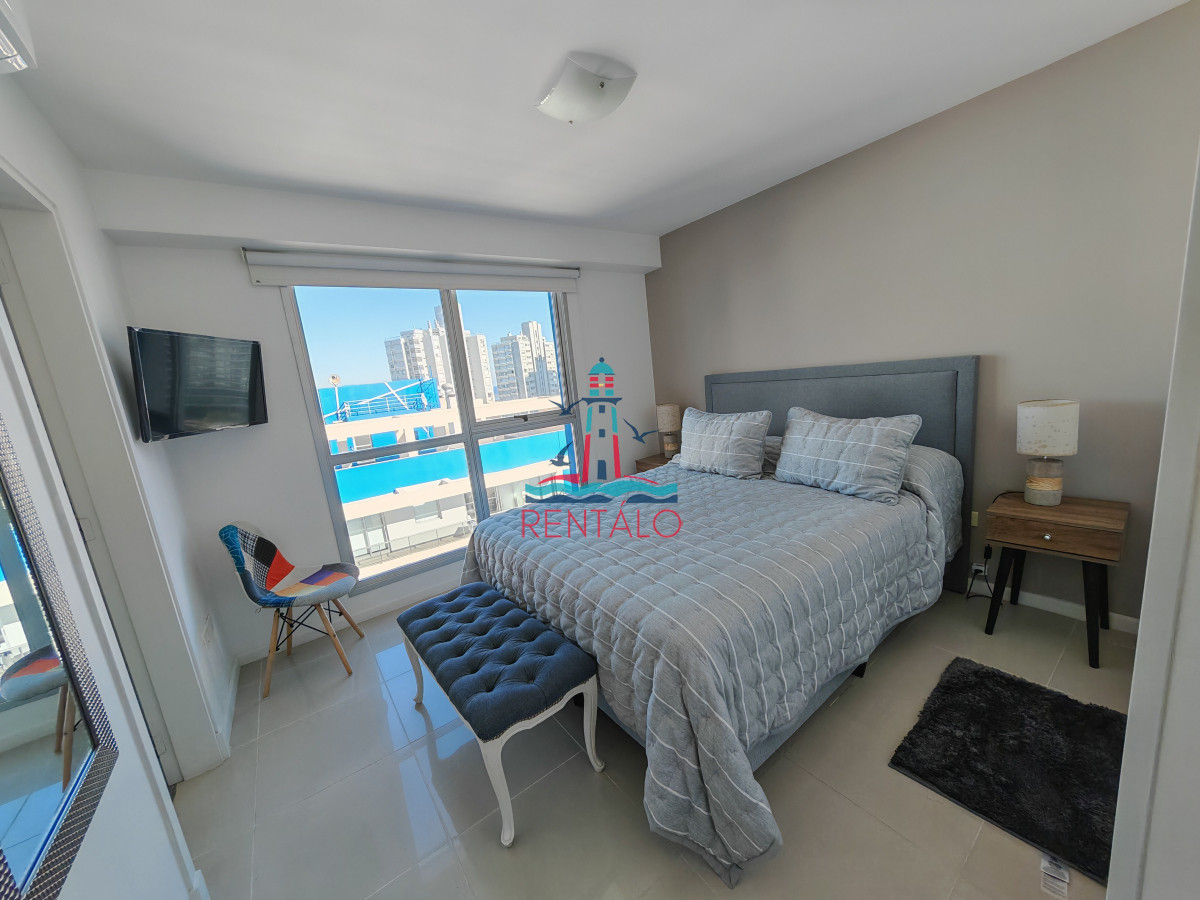 Apartamento ID.403 - Apartamento en venta en Punta del Este de 2 dormitorios y medio y dos baños oportunidad en punta del este 