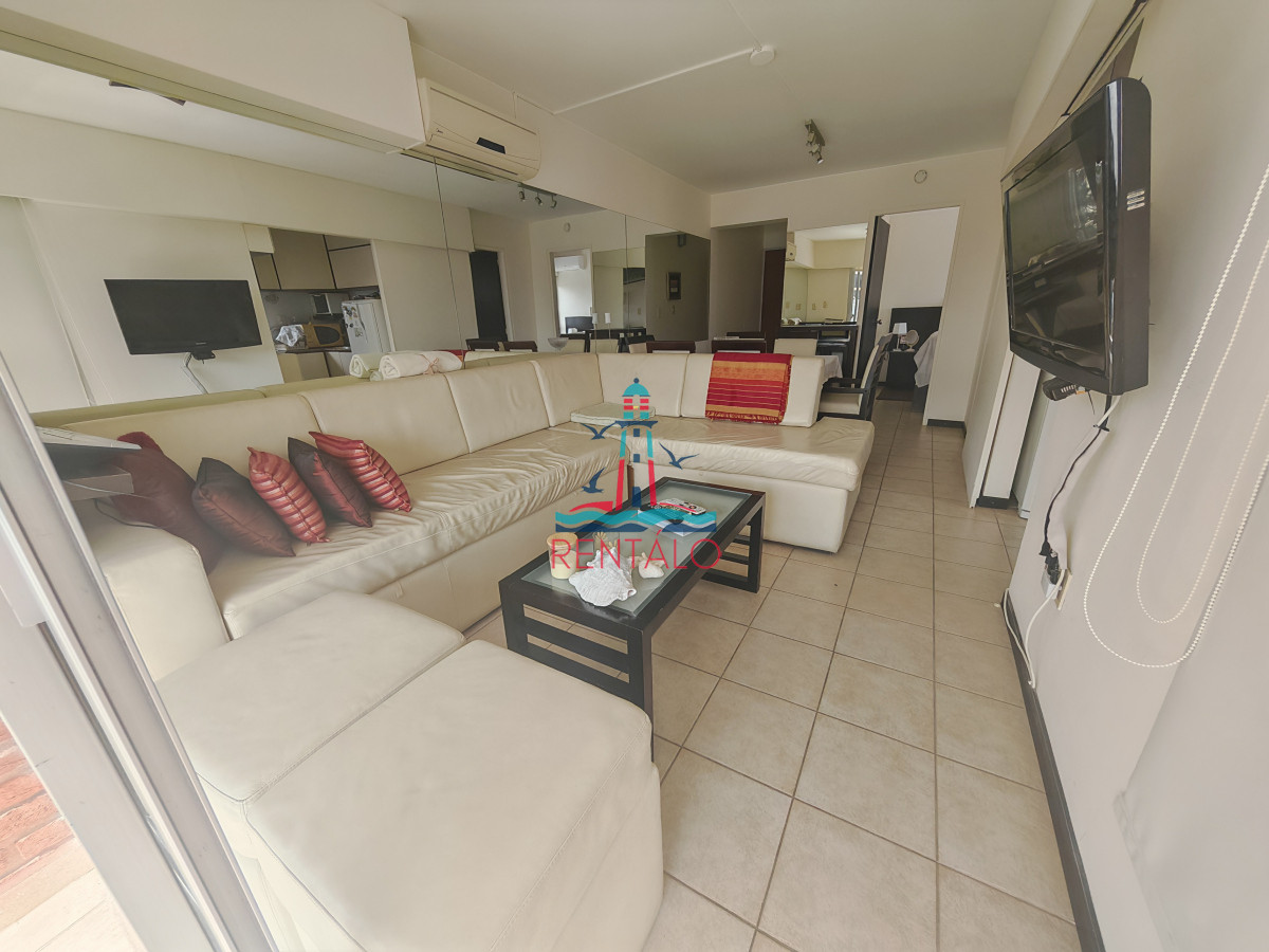 Apartamento ID.541 - Apartamento en venta de 1 dormitorio y medio en Punta del este buen sol y vista al mar