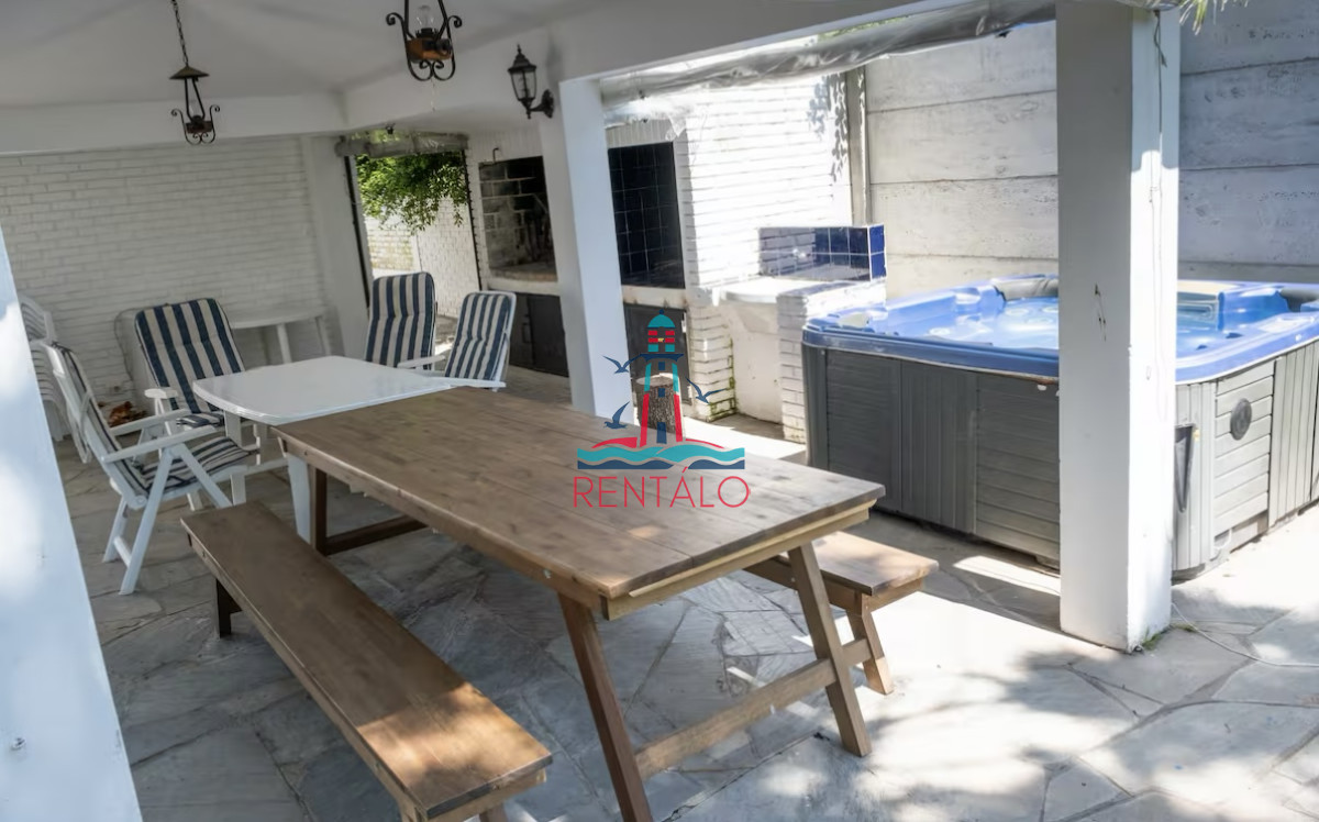 Casa ID.543 - Casa en alquiler temporal en Punta del Este 5 dormitorios con piscina 
