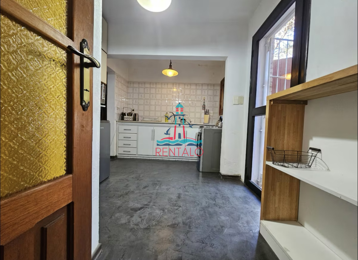 Casa ID.547 - Casa en alquiler en Punta del este de 5 dormitorios con piscina 