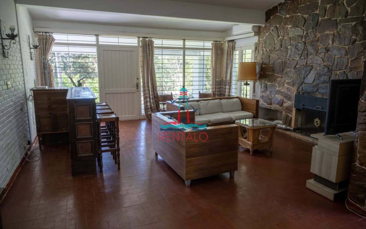 Casa ID.543 - Casa en alquiler temporal en Punta del Este 5 dormitorios con piscina 