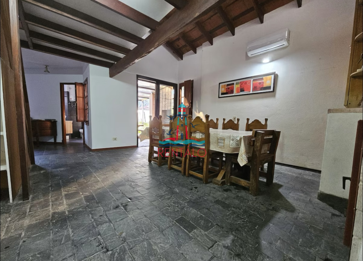 Casa ID.547 - Casa en alquiler en Punta del este de 5 dormitorios con piscina 