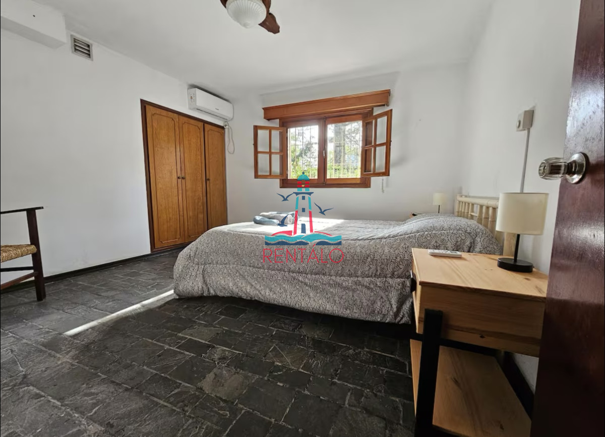 Casa ID.547 - Casa en alquiler en Punta del este de 5 dormitorios con piscina 