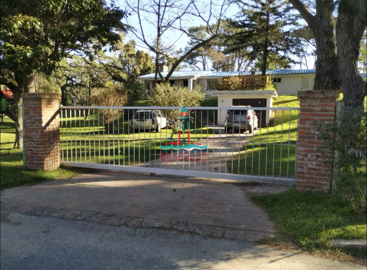 Casa ID.543 - Casa en alquiler temporal en Punta del Este 5 dormitorios con piscina 