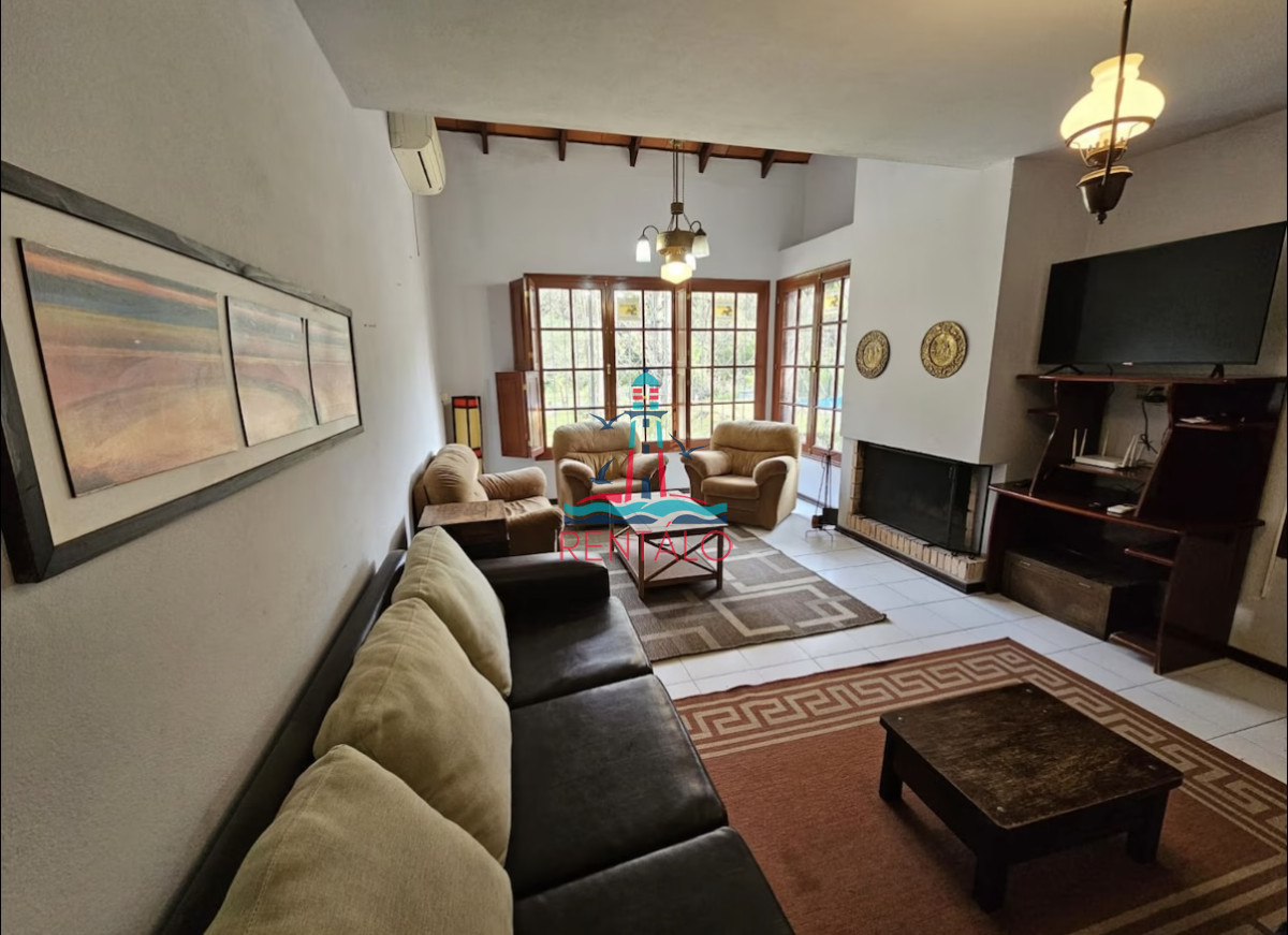 Casa ID.547 - Casa en alquiler en Punta del este de 5 dormitorios con piscina 