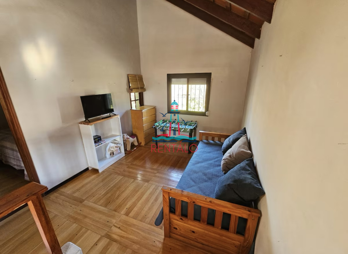 Casa ID.547 - Casa en alquiler en Punta del este de 5 dormitorios con piscina 