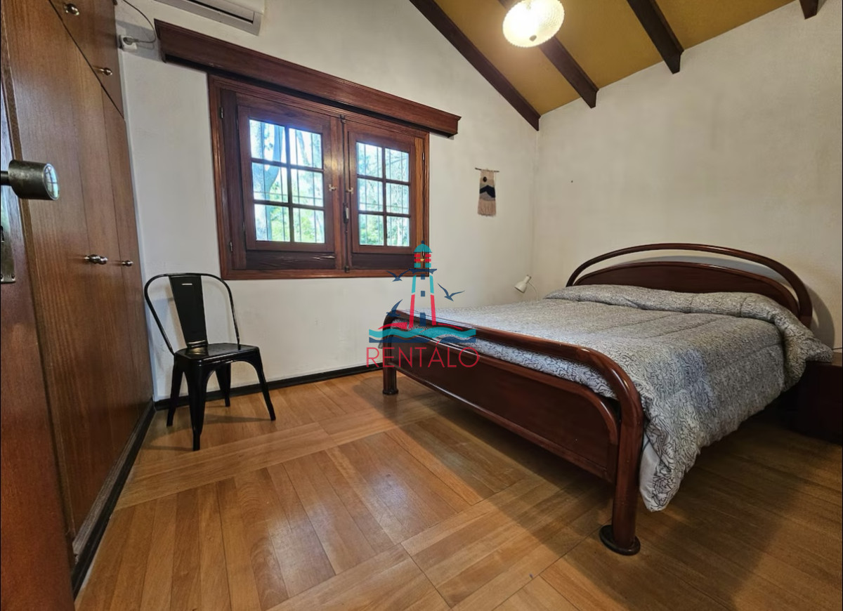 Casa ID.547 - Casa en alquiler en Punta del este de 5 dormitorios con piscina 