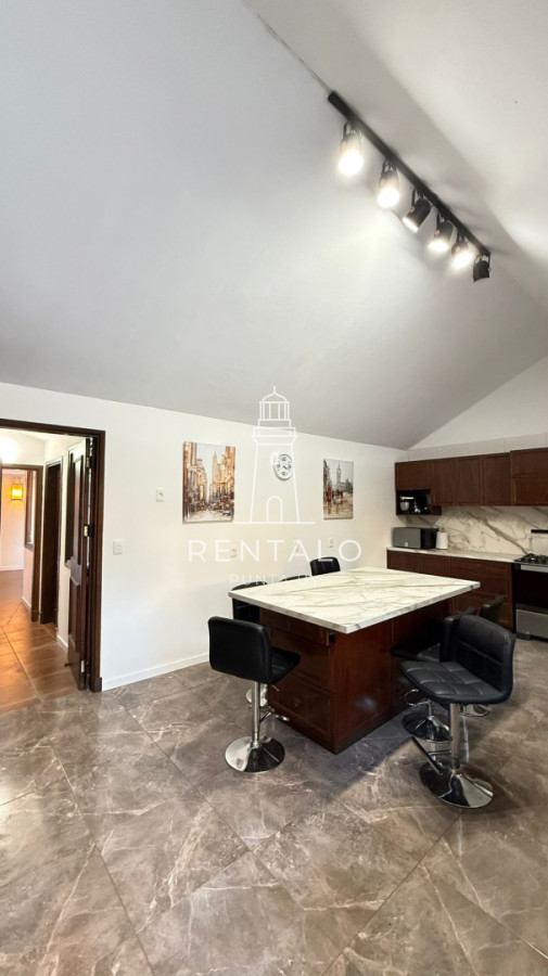 Casa ID.1313 - Casa en venta de 10 dormitorios en Punta del este con piscina