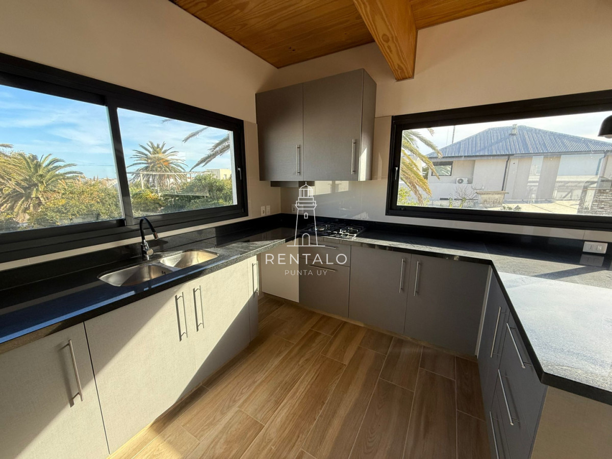 Casa ID.1075 - Casa en venta peninsula de Punta del este 4 dormitorios 
