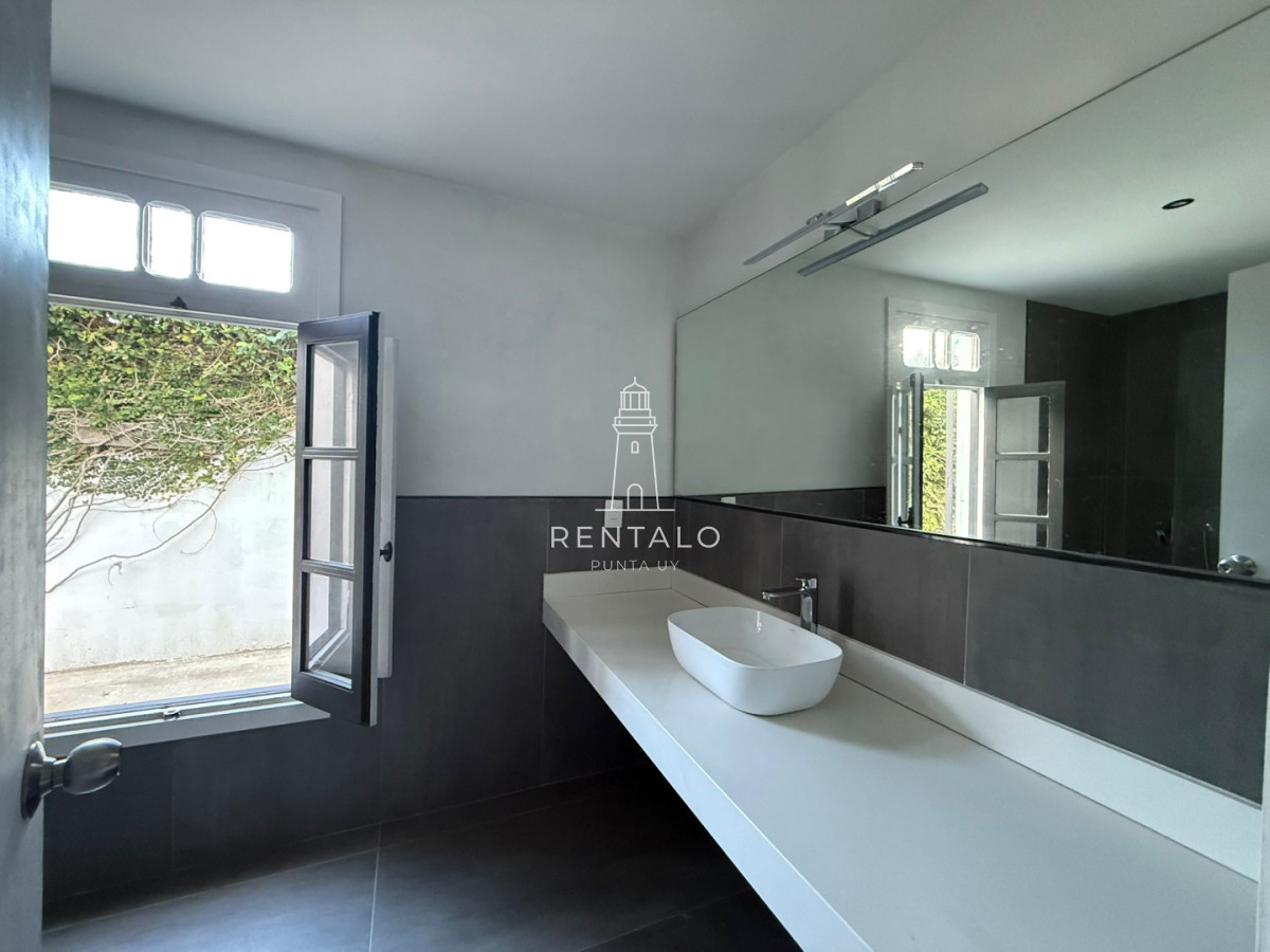 Casa ID.1075 - Casa en venta peninsula de Punta del este 4 dormitorios 