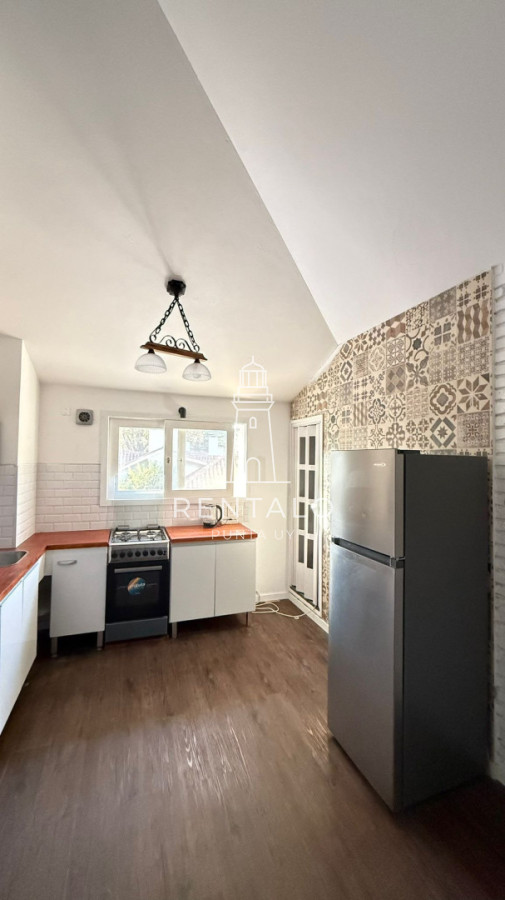 Casa ID.1313 - Casa en venta de 10 dormitorios en Punta del este con piscina