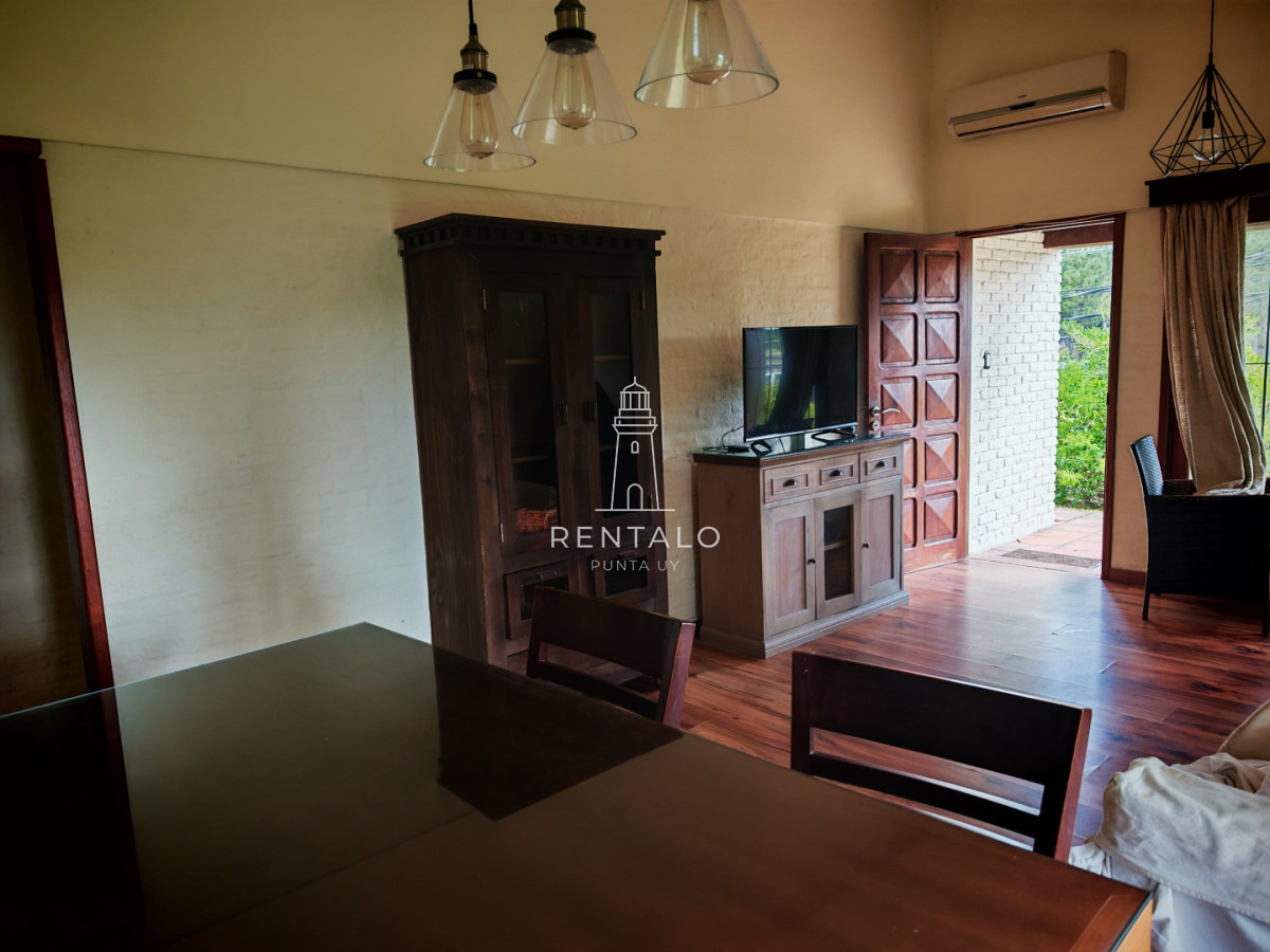 Casa ID.811 - Alquiler de temporada casa de 3 dormitorios en Punta del este 