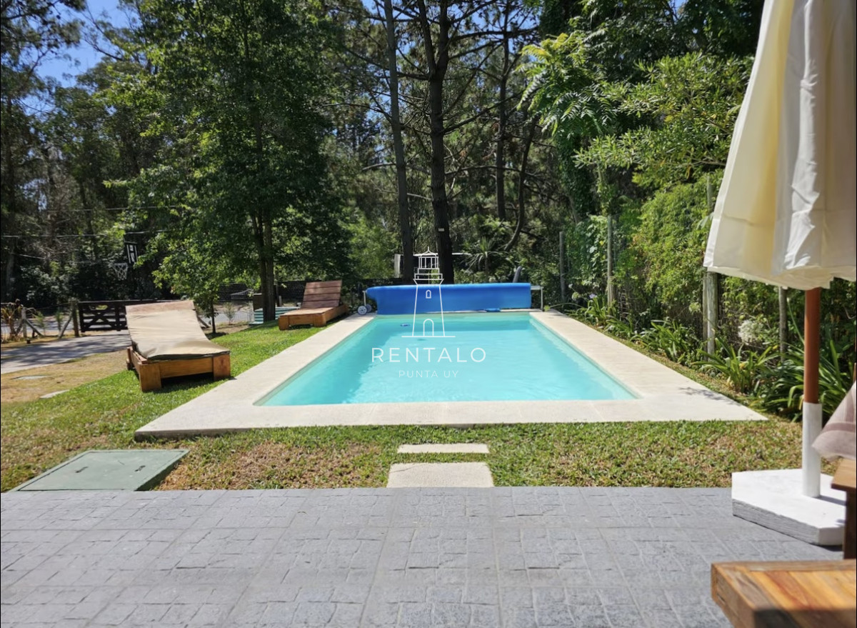 Casa ID.547 - Casa en alquiler en Punta del este de 5 dormitorios con piscina 