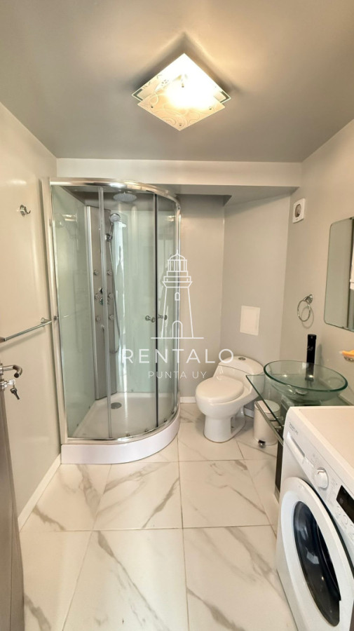 Casa ID.1313 - Casa en venta de 10 dormitorios en Punta del este con piscina