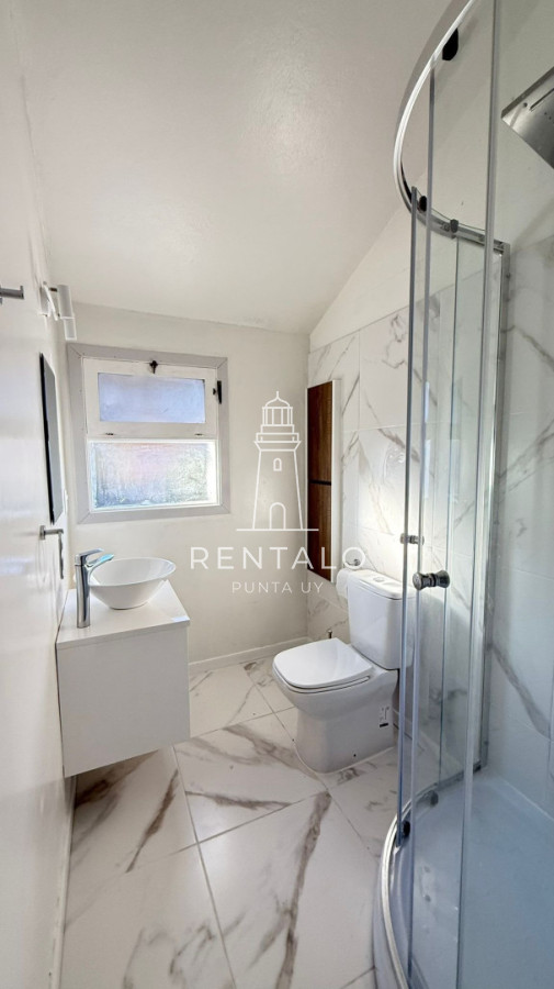 Casa ID.1313 - Casa en venta de 10 dormitorios en Punta del este con piscina