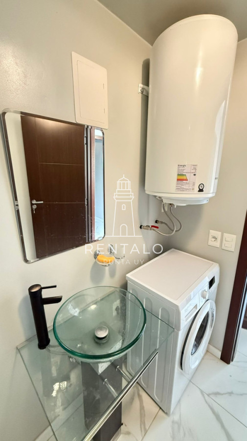 Casa ID.1313 - Casa en venta de 10 dormitorios en Punta del este con piscina