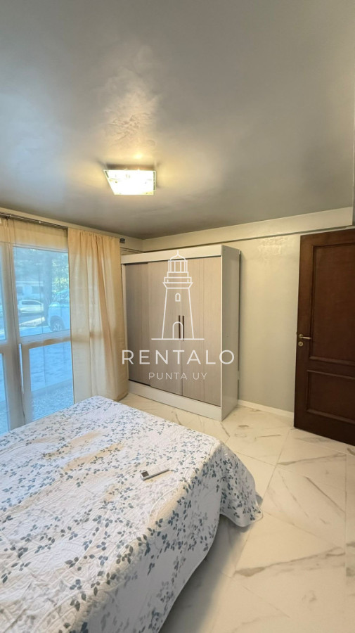 Casa ID.1313 - Casa en venta de 10 dormitorios en Punta del este con piscina
