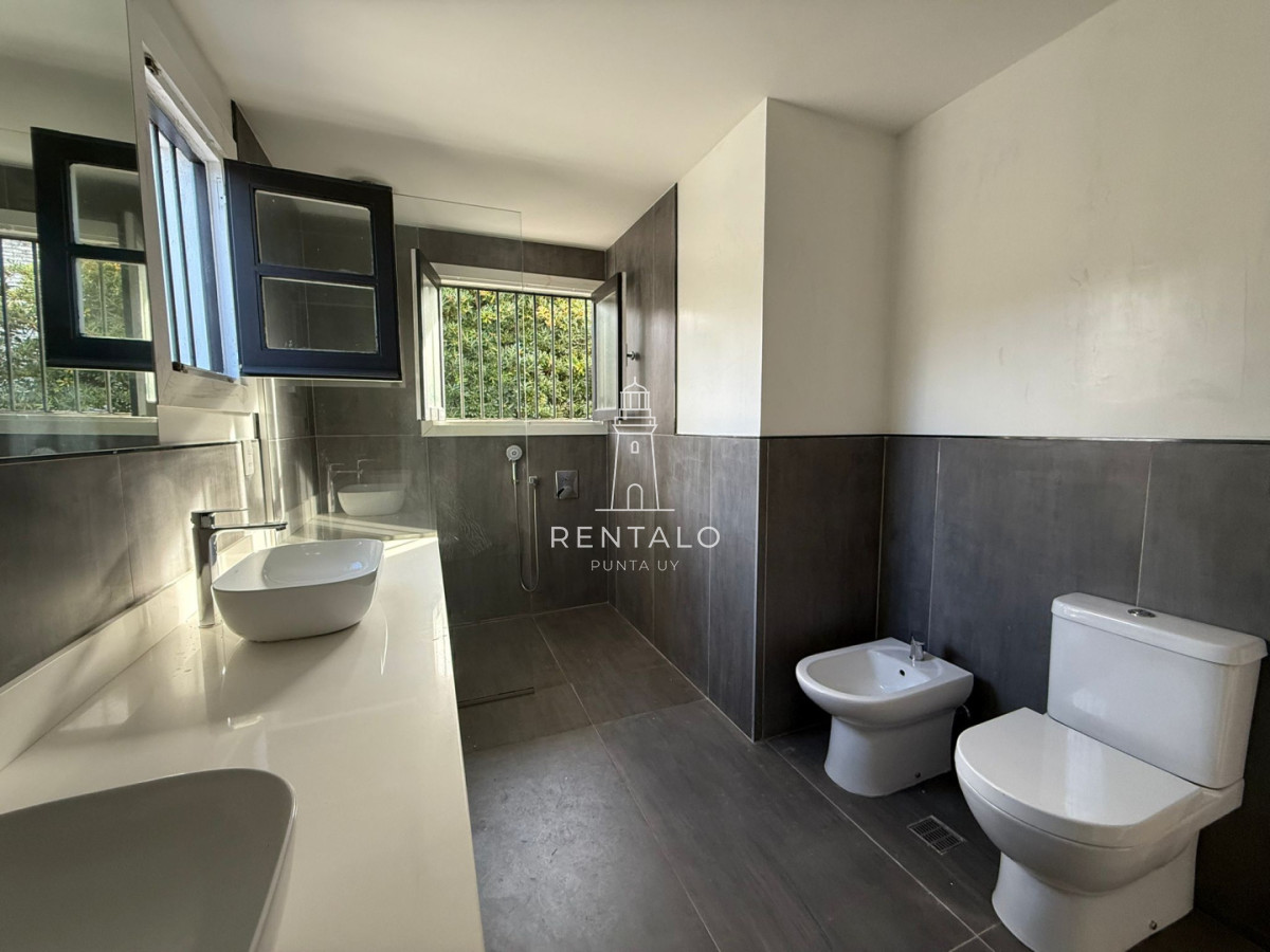 Casa ID.1075 - Casa en venta peninsula de Punta del este 4 dormitorios 