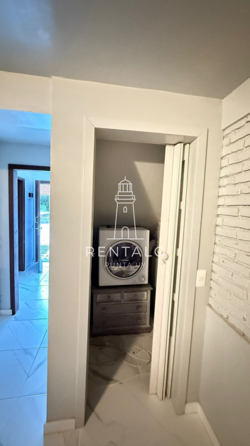 Casa ID.1313 - Casa en venta de 10 dormitorios en Punta del este con piscina
