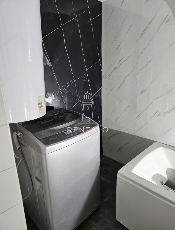 Casa ID.547 - Casa en alquiler en Punta del este de 5 dormitorios con piscina 