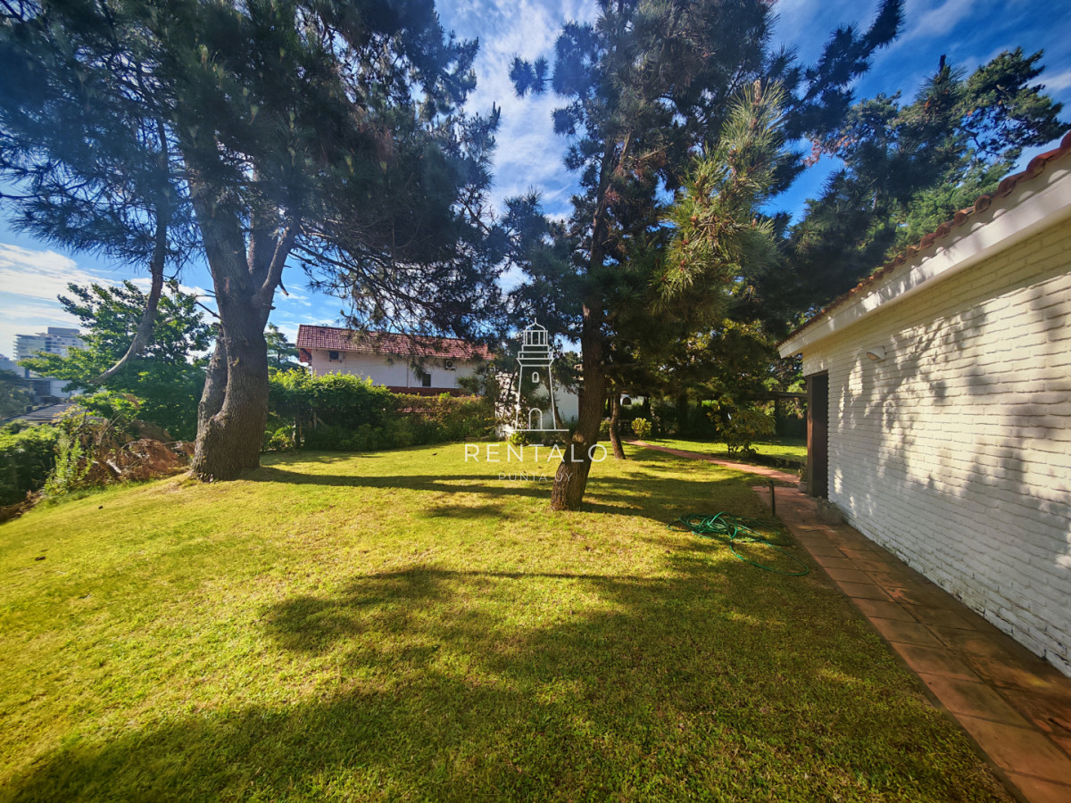 Casa ID.811 - Alquiler de temporada casa de 3 dormitorios en Punta del este 