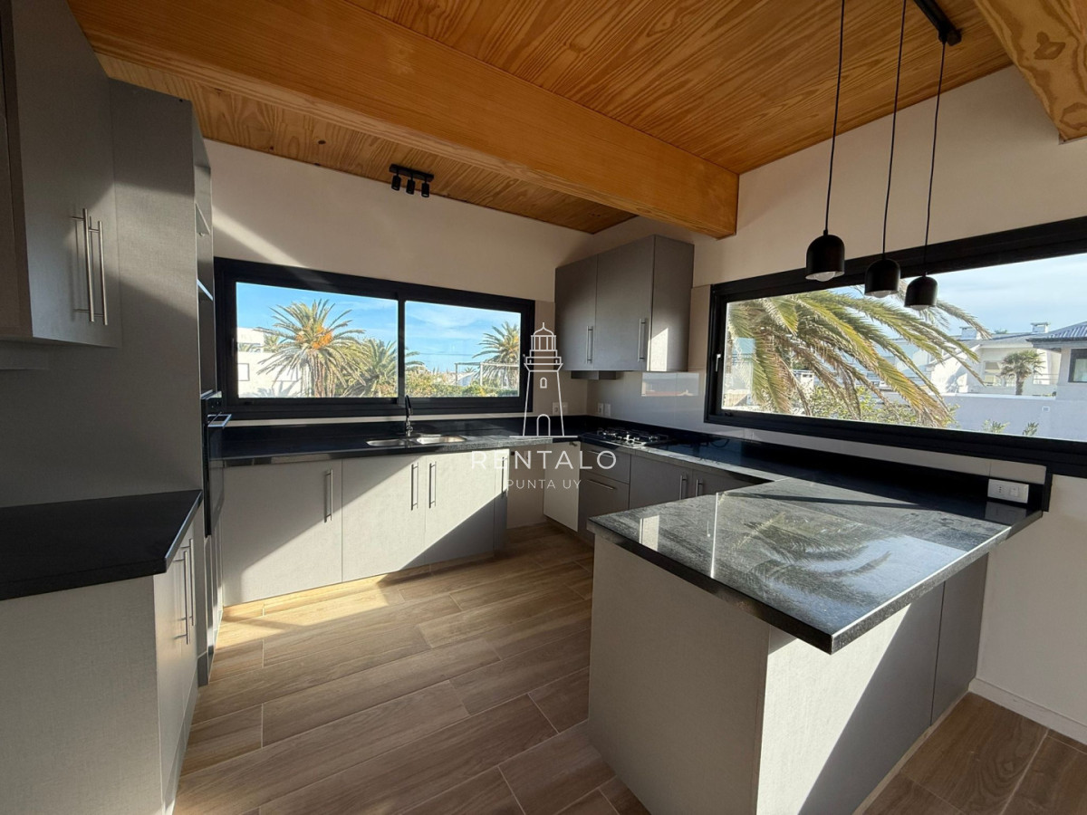 Casa ID.1075 - Casa en venta peninsula de Punta del este 4 dormitorios 