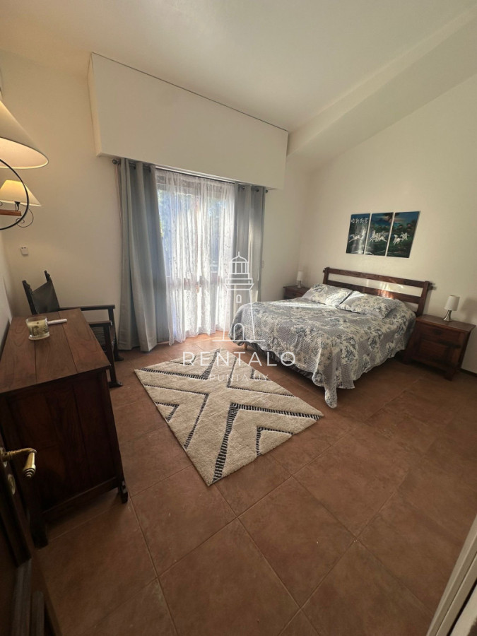Casa ID.1313 - Casa en venta de 10 dormitorios en Punta del este con piscina