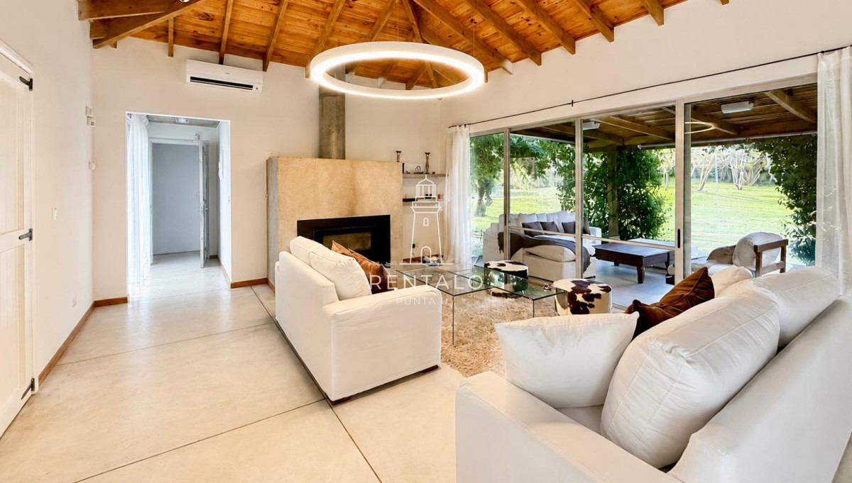 Casa ID.1305 - Casa en venta Rincon del Indio, Punta del este.