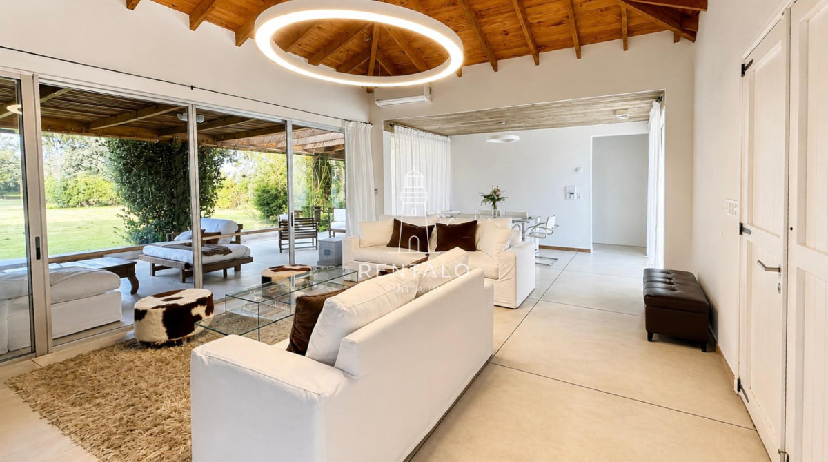 Casa ID.1305 - Casa en venta Rincon del Indio, Punta del este.