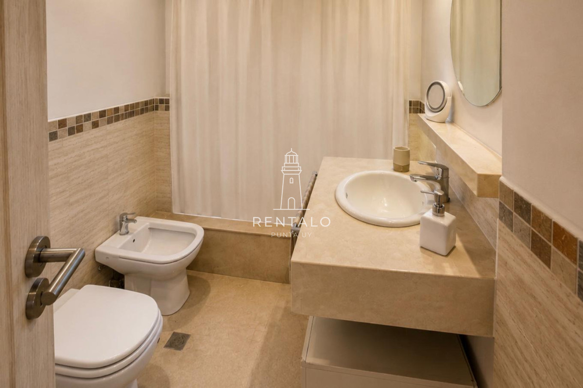 Casa ID.1305 - Casa en venta Rincon del Indio, Punta del este.
