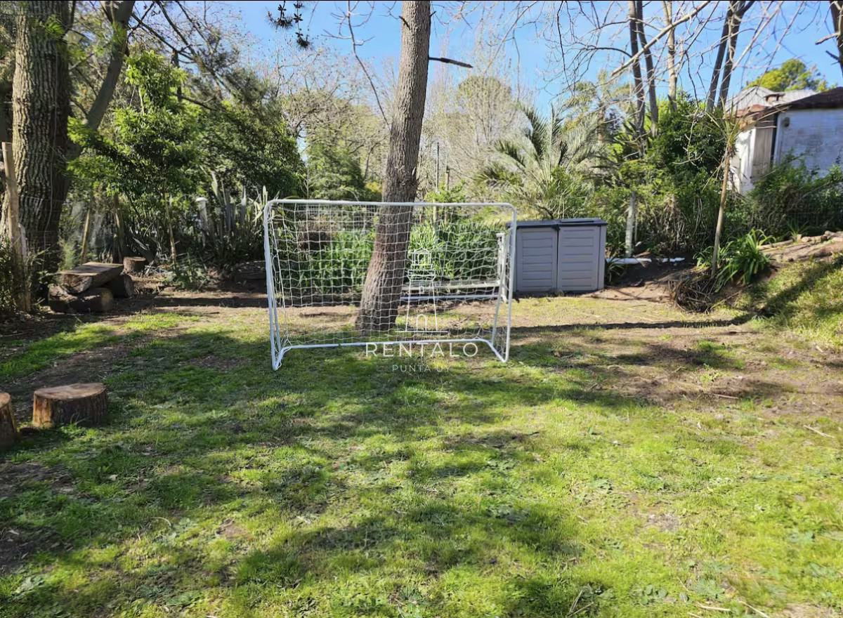 Casa ID.547 - Casa en alquiler en Punta del este de 5 dormitorios con piscina 