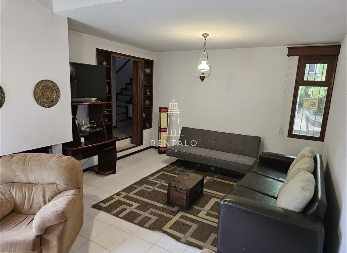 Casa ID.547 - Casa en alquiler en Punta del este de 5 dormitorios con piscina 