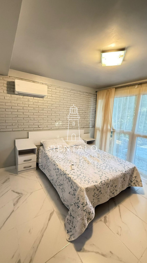Casa ID.1313 - Casa en venta de 10 dormitorios en Punta del este con piscina