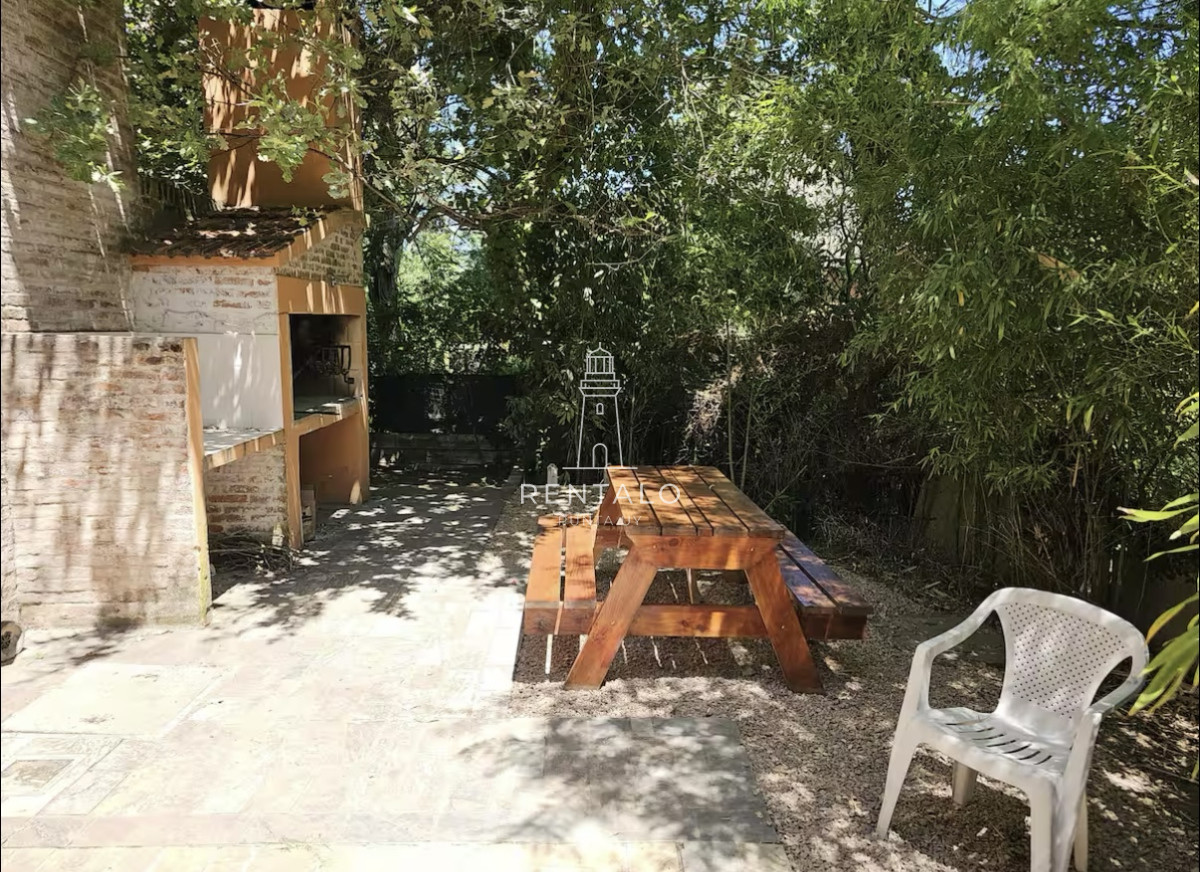 Casa ID.547 - Casa en alquiler en Punta del este de 5 dormitorios con piscina 