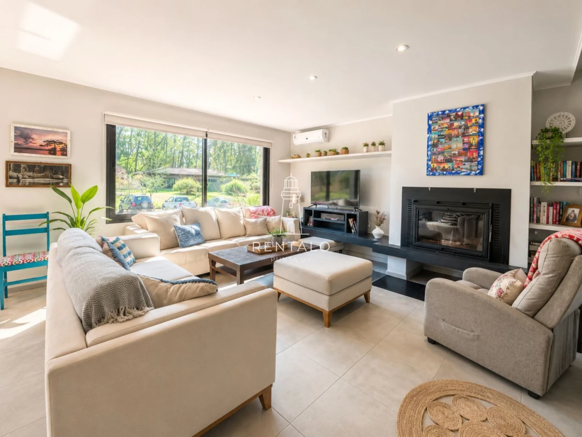 Casa ID.1302 - Casa de 3 dormitorios en alquiler, Barrio privado. Punta del este