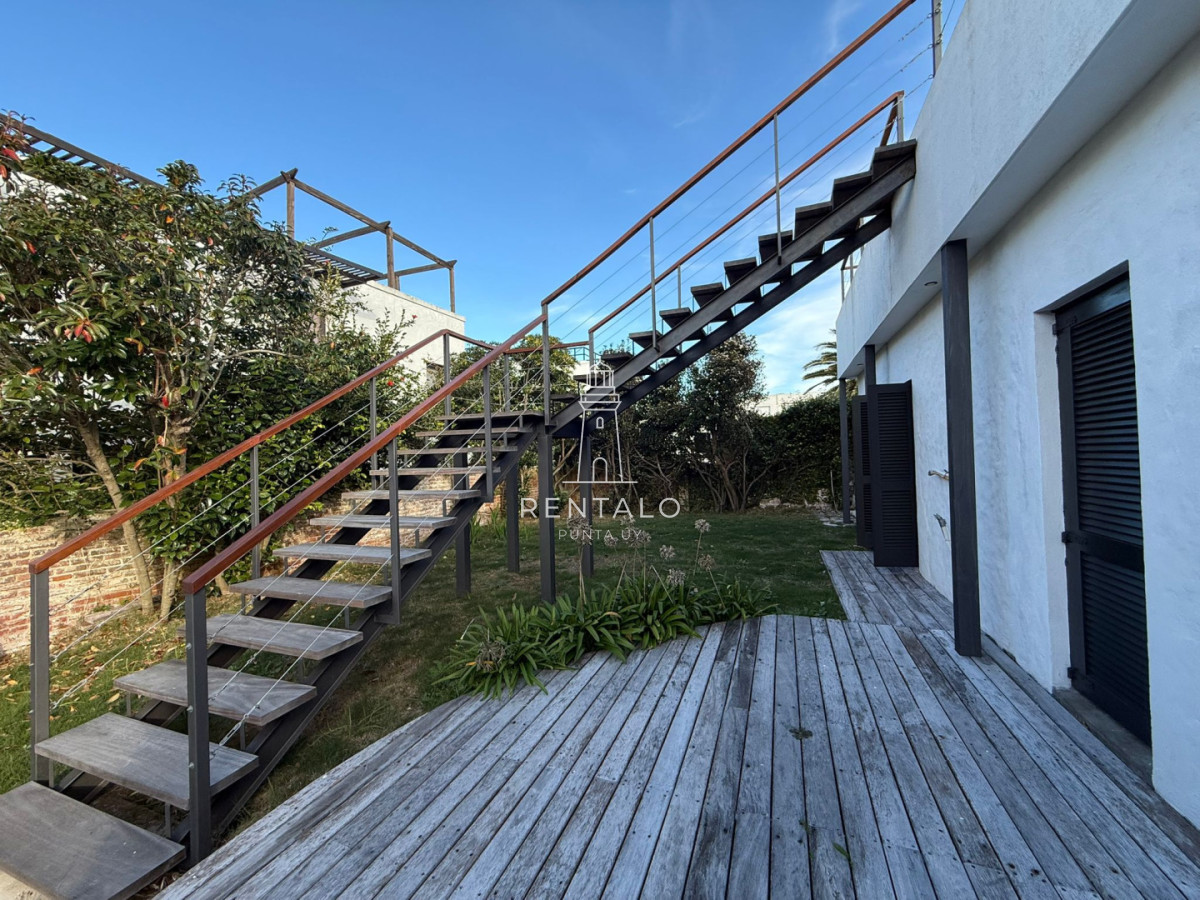 Casa ID.1075 - Casa en venta peninsula de Punta del este 4 dormitorios 