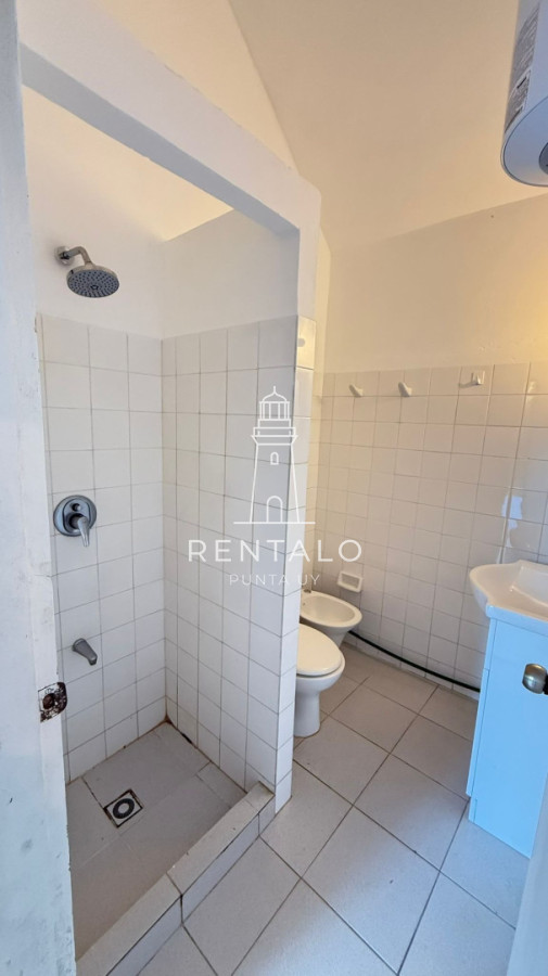 Casa ID.1313 - Casa en venta de 10 dormitorios en Punta del este con piscina