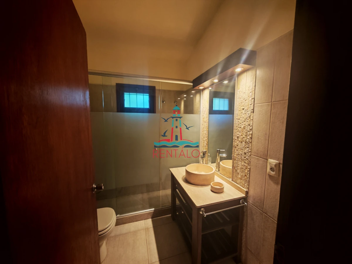 Casa ID.811 - Alquiler de temporada casa de 3 dormitorios en Punta del este 