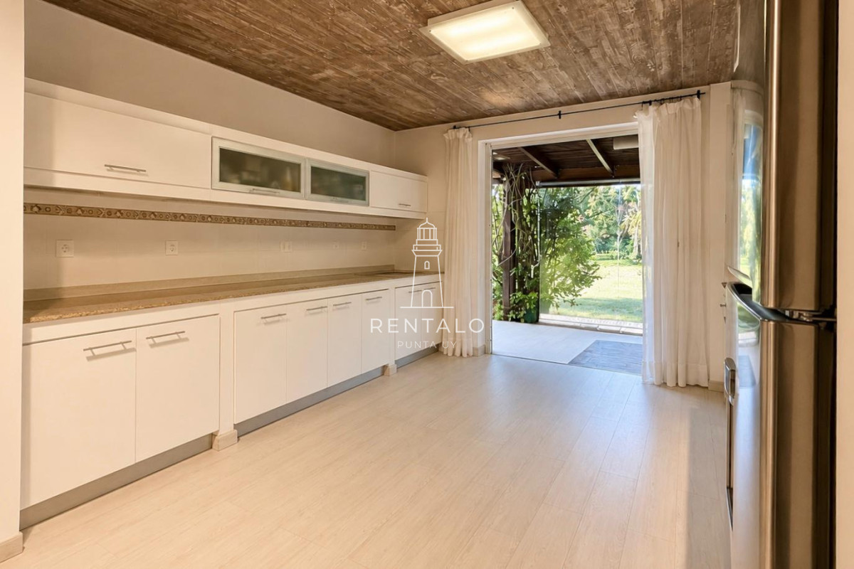 Casa ID.1305 - Casa en venta Rincon del Indio, Punta del este.