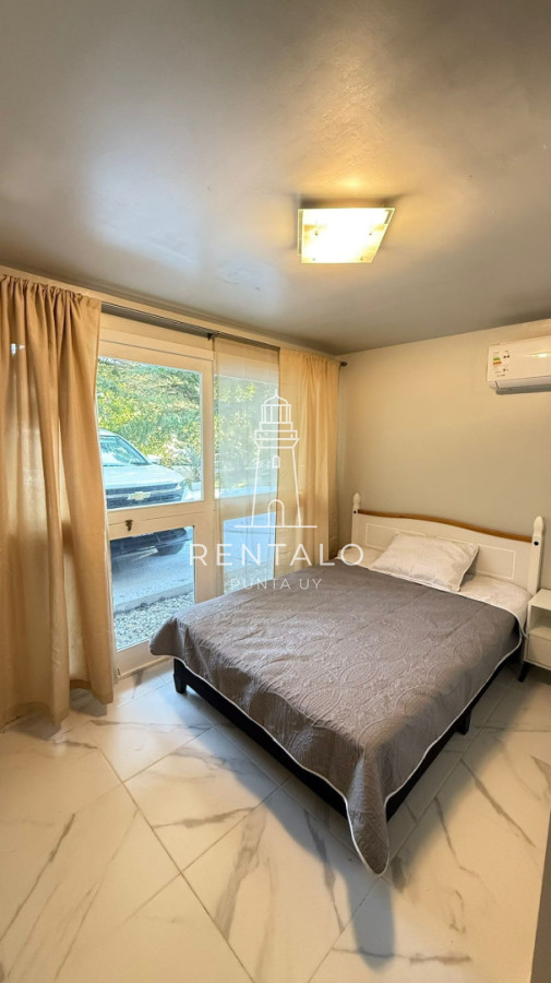 Casa ID.1313 - Casa en venta de 10 dormitorios en Punta del este con piscina