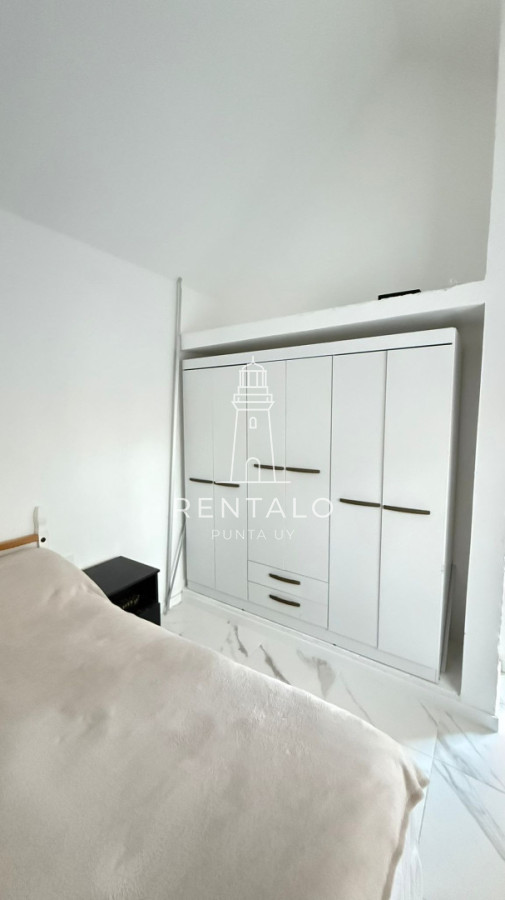 Casa ID.1313 - Casa en venta de 10 dormitorios en Punta del este con piscina