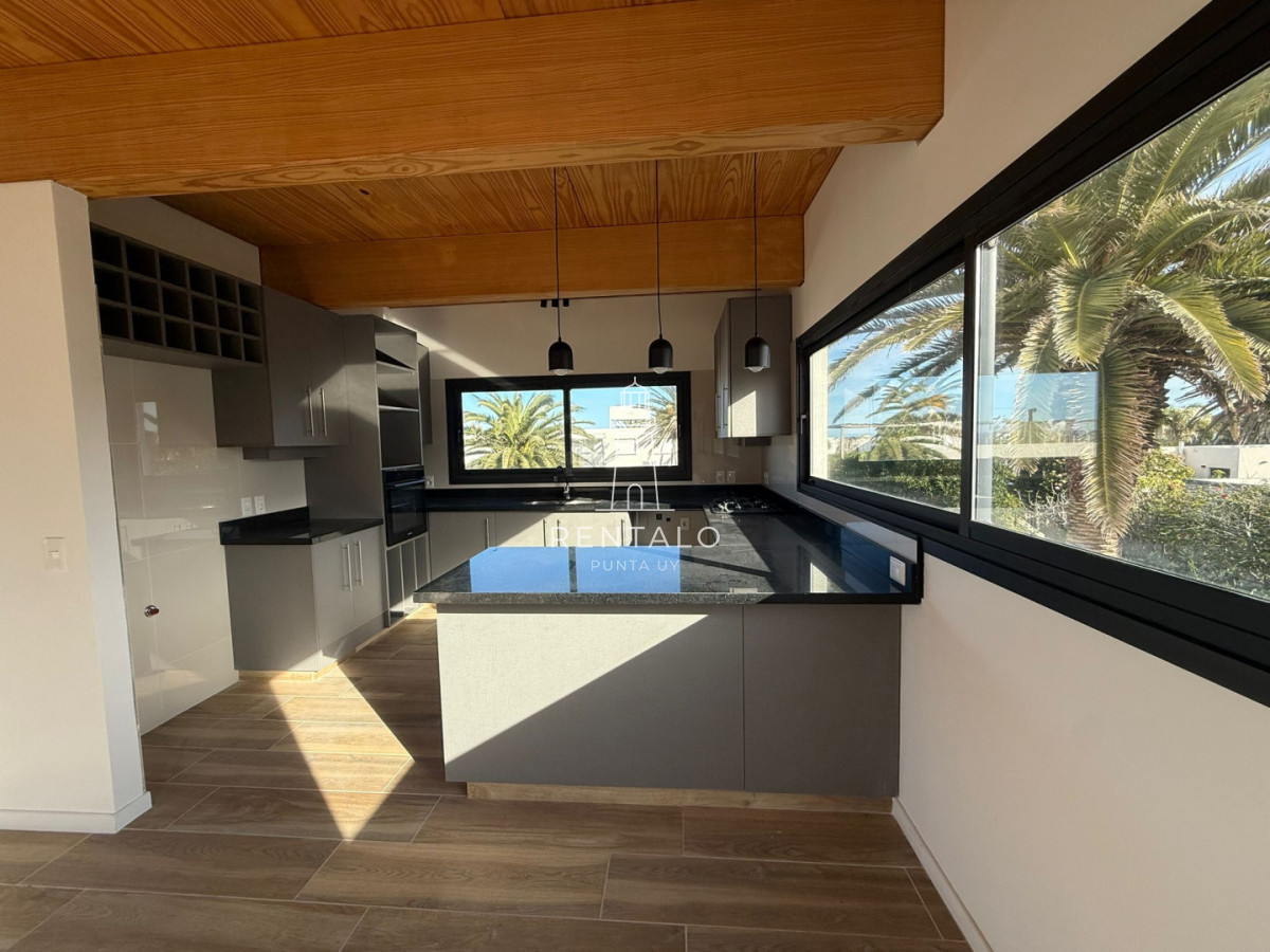 Casa ID.1075 - Casa en venta peninsula de Punta del este 4 dormitorios 