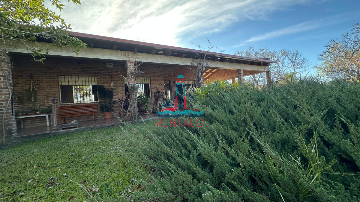 Casa ID.446 - Casa de 4 dormitorios en Salto con piscina 