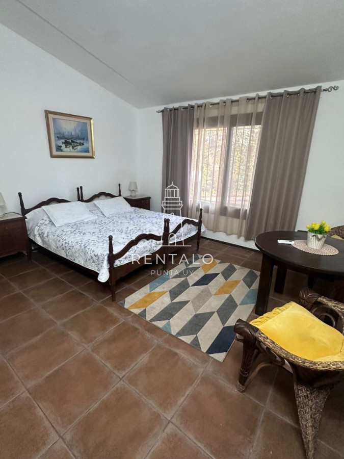 Casa ID.1313 - Casa en venta de 10 dormitorios en Punta del este con piscina