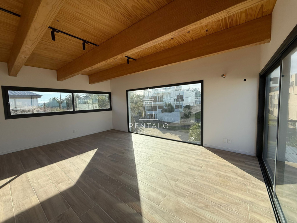 Casa ID.1075 - Casa en venta peninsula de Punta del este 4 dormitorios 