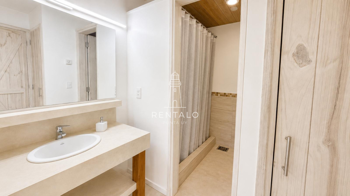 Casa ID.1305 - Casa en venta Rincon del Indio, Punta del este.