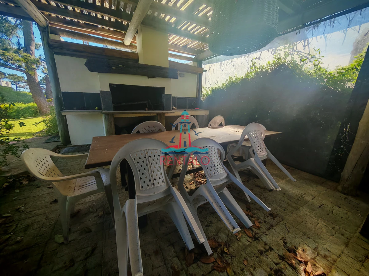 Casa ID.811 - Alquiler de temporada casa de 3 dormitorios en Punta del este 