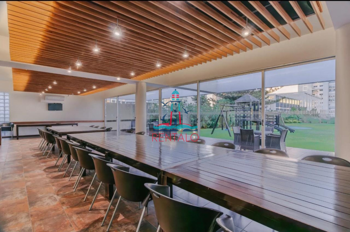 Apartamento ID.810 - En venta apartamento de 2 dormitorios en Punta del este con parrillero y vista al mar