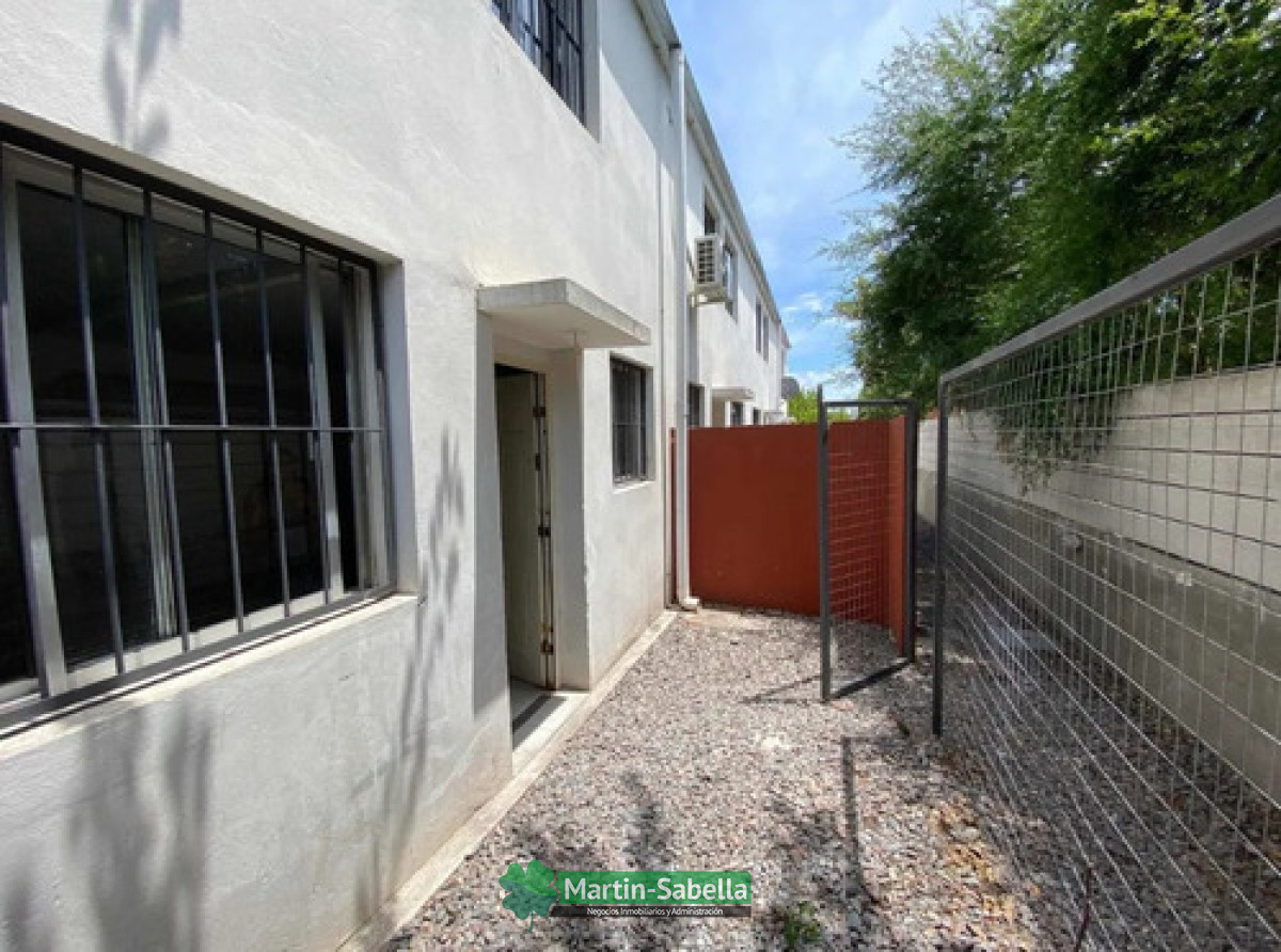 Apartamento ID.4 - Apartamento  En Alquiler Tipo Casa  Duplex  2 Dormitorios 